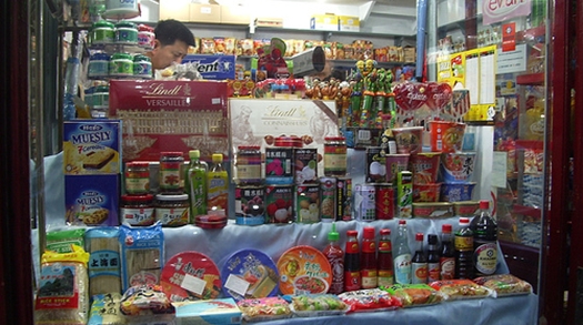 http://batiburrillo.redliberal.com/Tienda%20chinos.jpg
